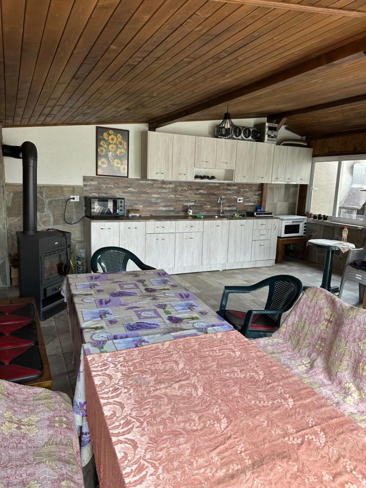 Velkovski Guest House 히사랴 외부 사진