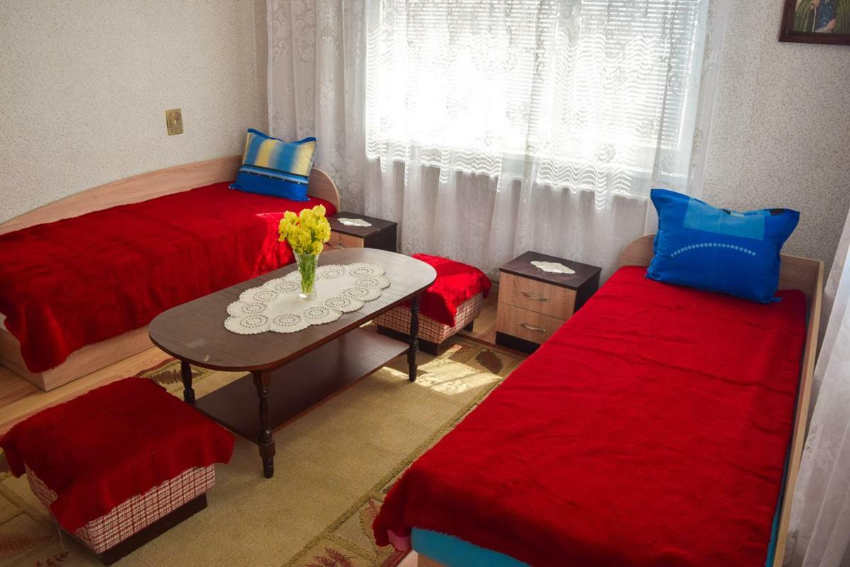 Velkovski Guest House 히사랴 외부 사진